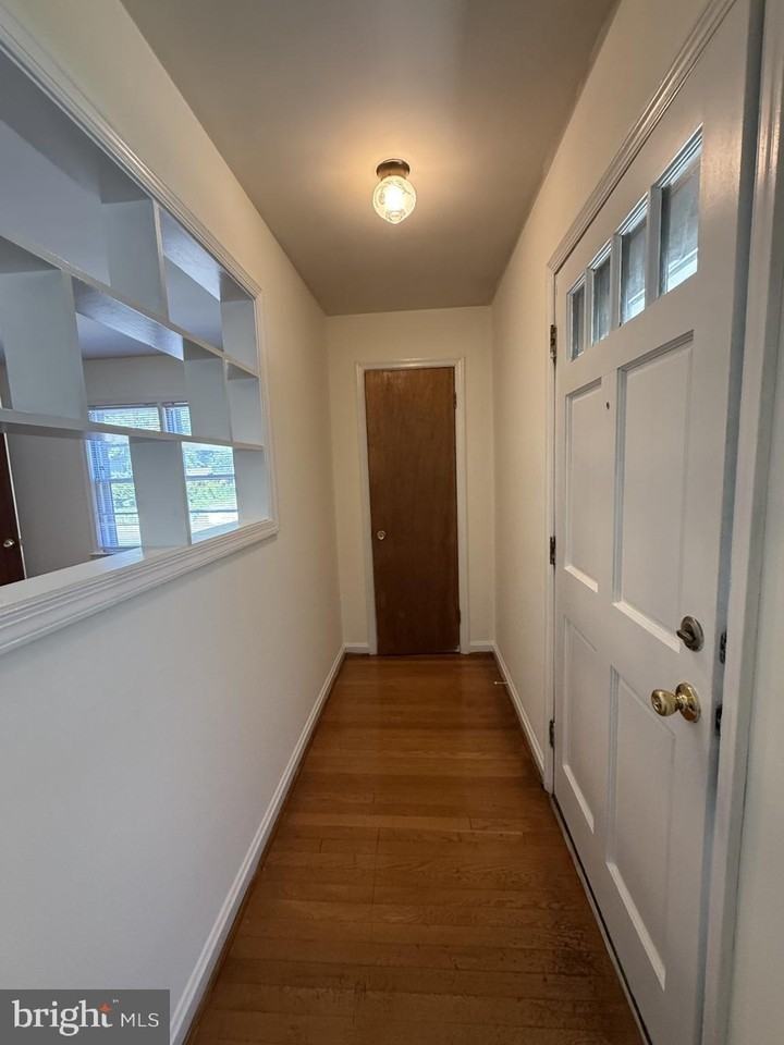 1316 Stafford Ave - Photo 3 of 19