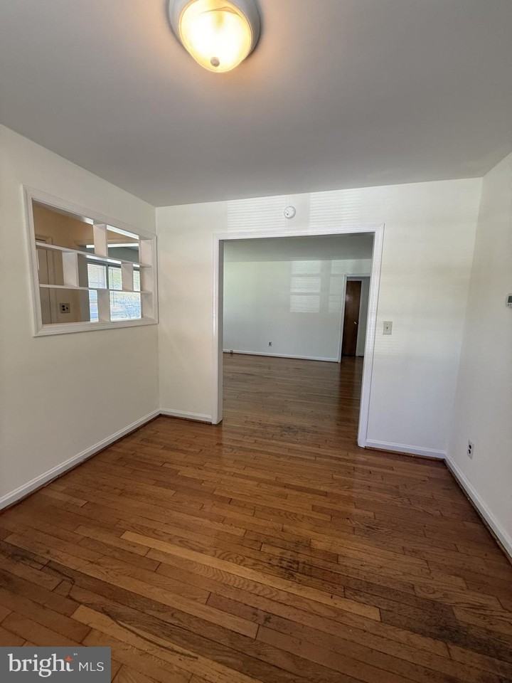 1316 Stafford Ave - Photo 7 of 19