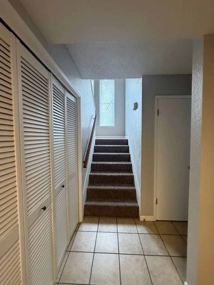 1113 S Pinkham St - Photo 7 of 15