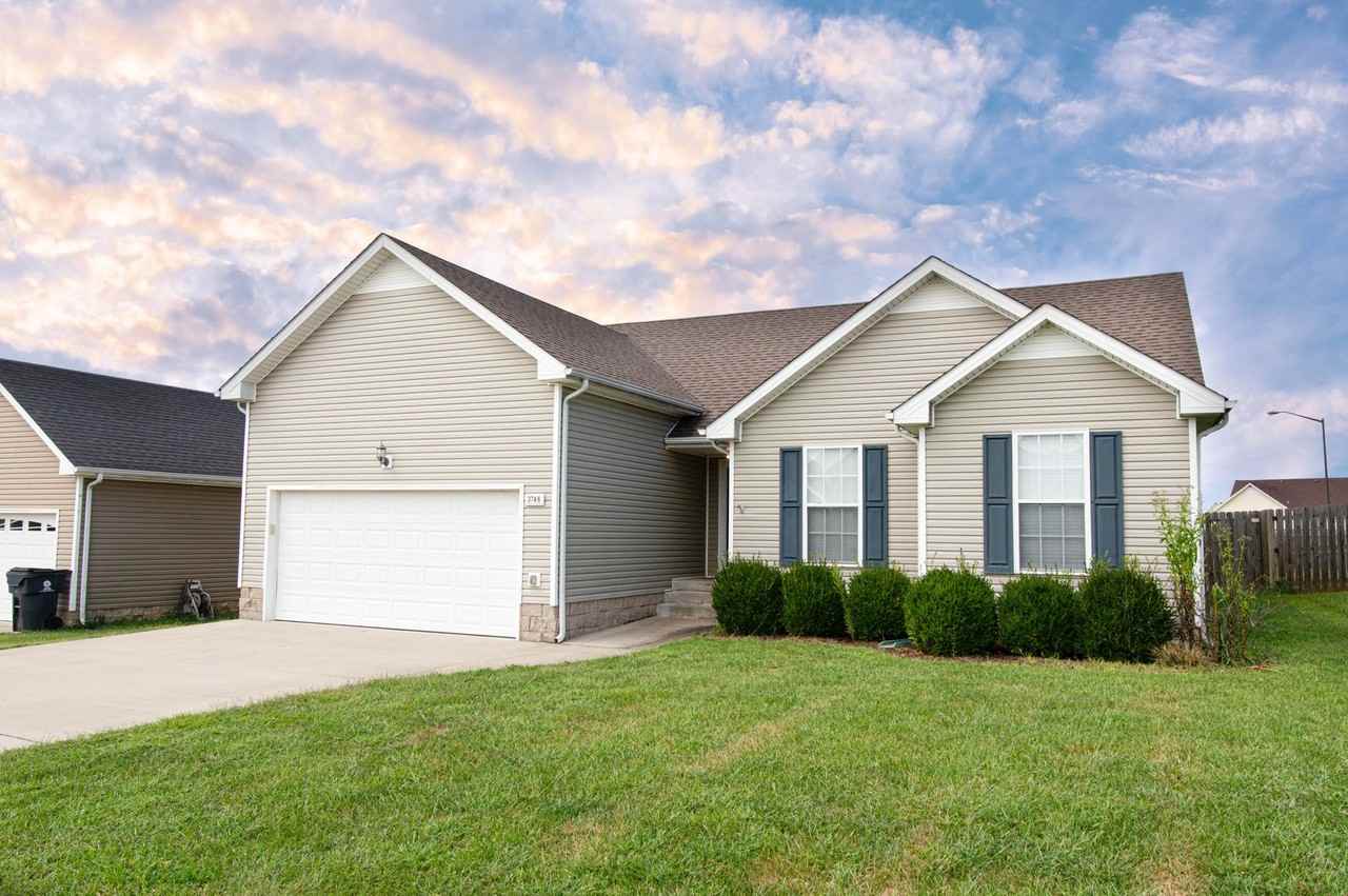 3748 Cindy Jo Dr N - Photo 2 of 18