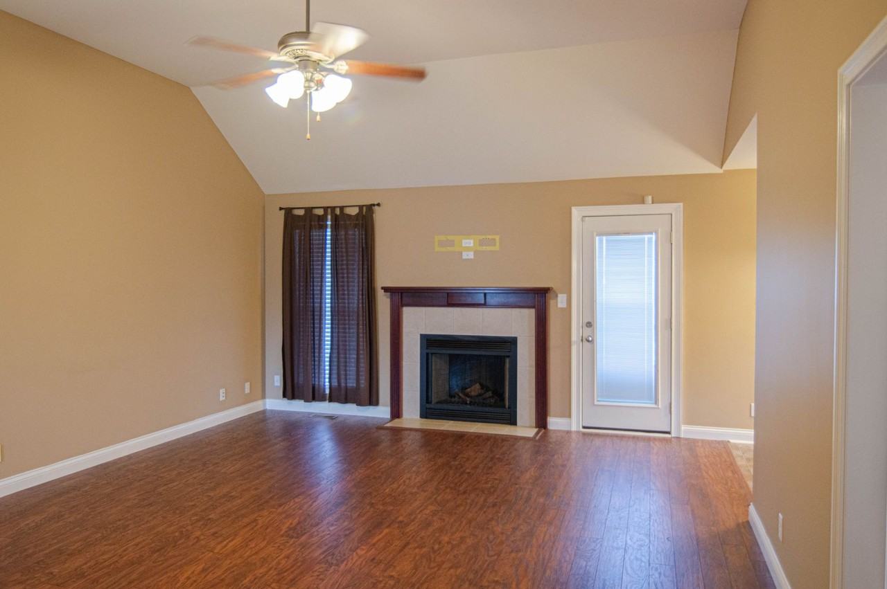 3748 Cindy Jo Dr N - Photo 4 of 18