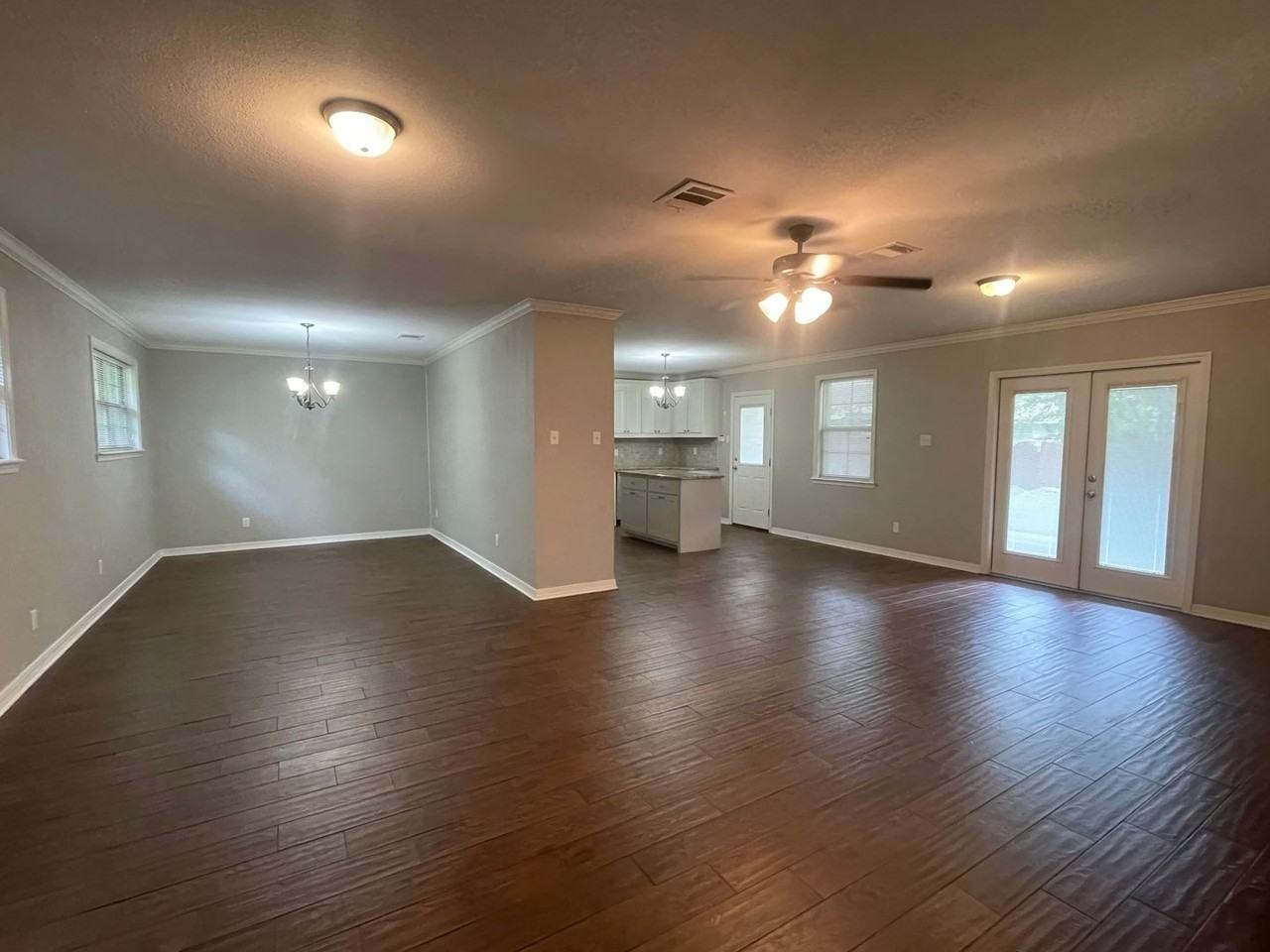 2033 Horton Ave - Photo 3 of 14