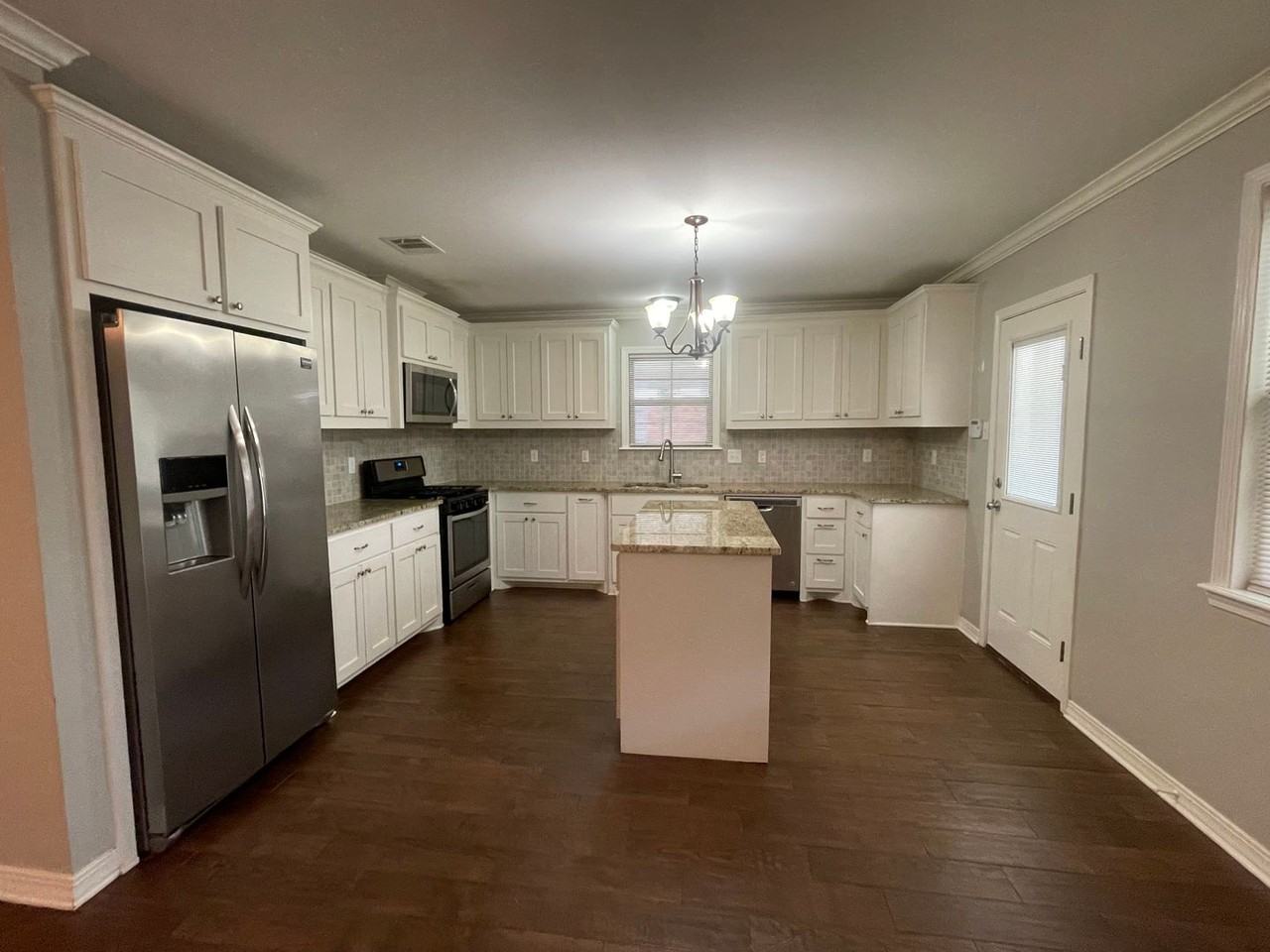 2033 Horton Ave - Photo 4 of 14