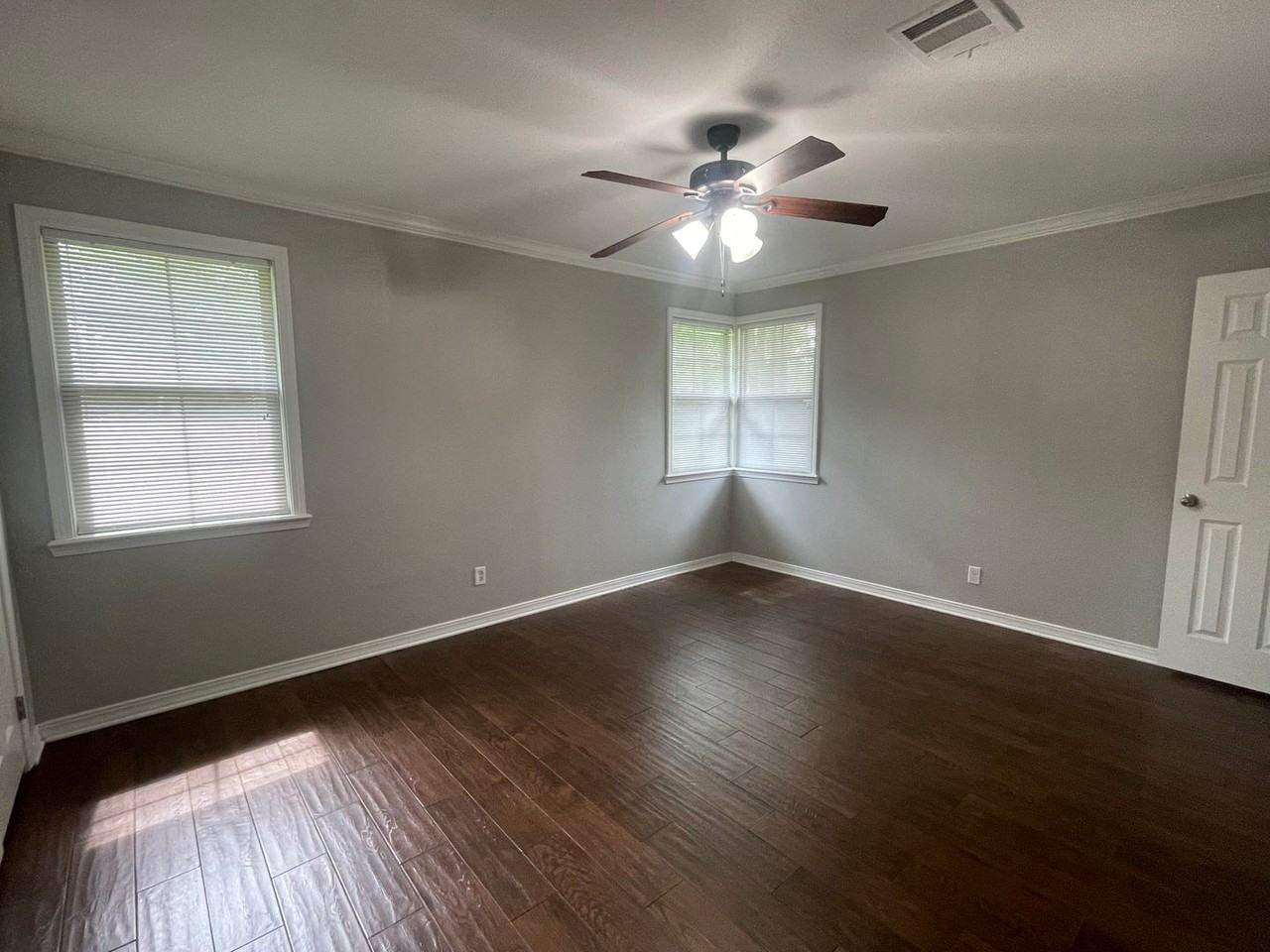 2033 Horton Ave - Photo 6 of 14