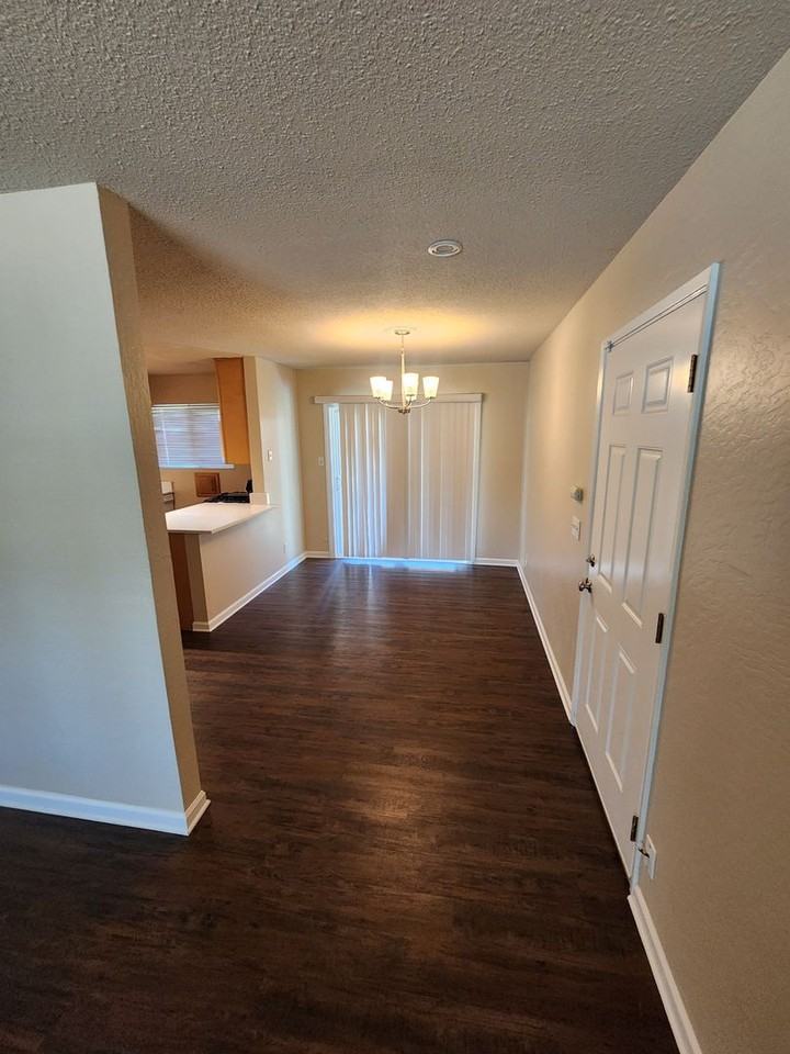 1505 Gregory Way - Photo 6 of 20