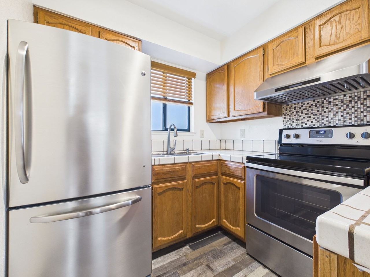 402 Watson St - Photo 5 of 17