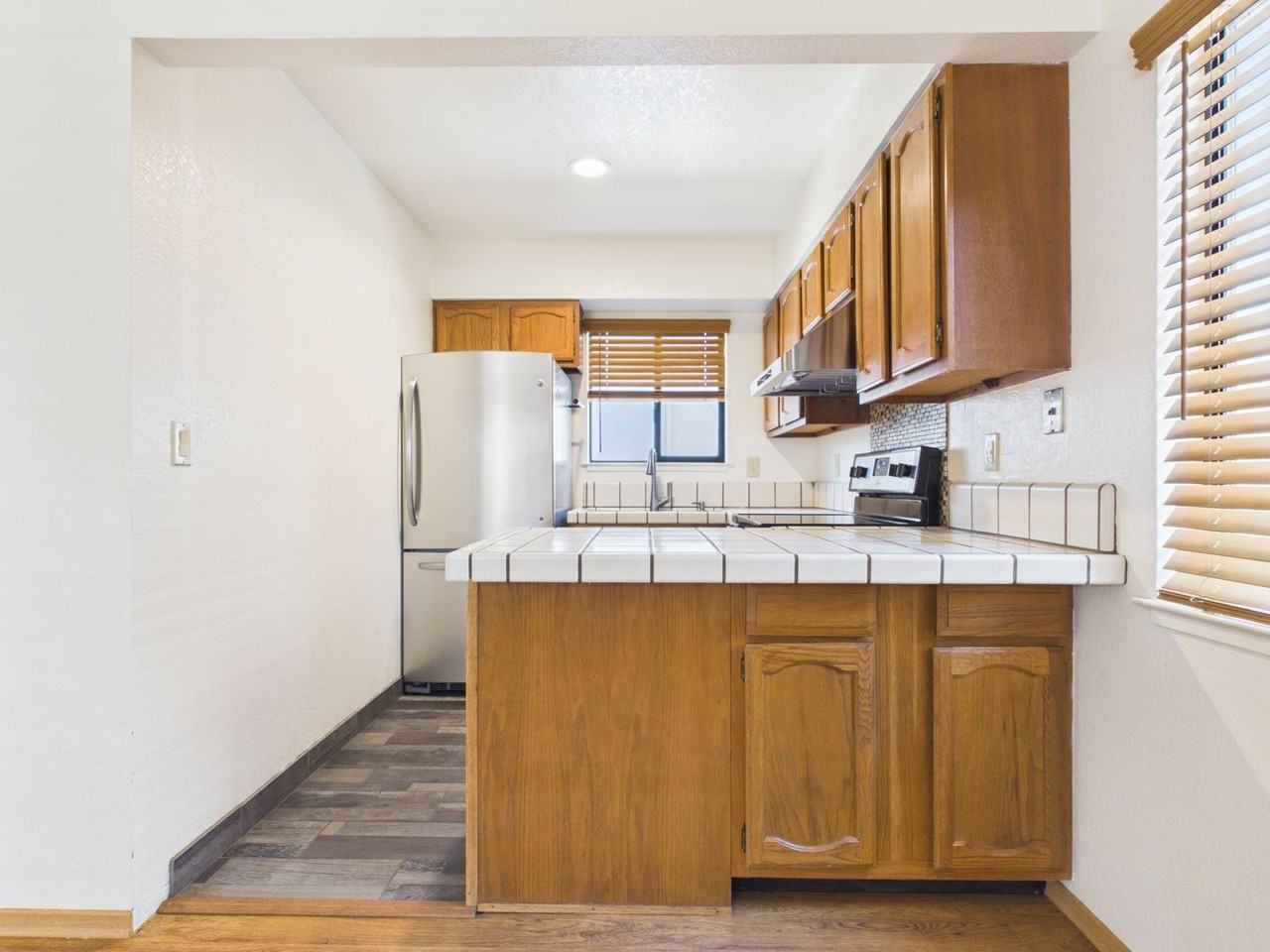 402 Watson St - Photo 6 of 17