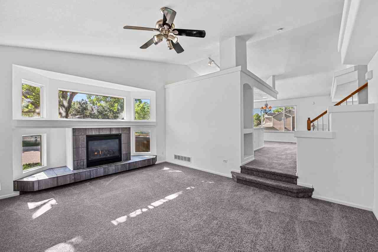 5160 Ashbrook Cir - Photo 2 of 22