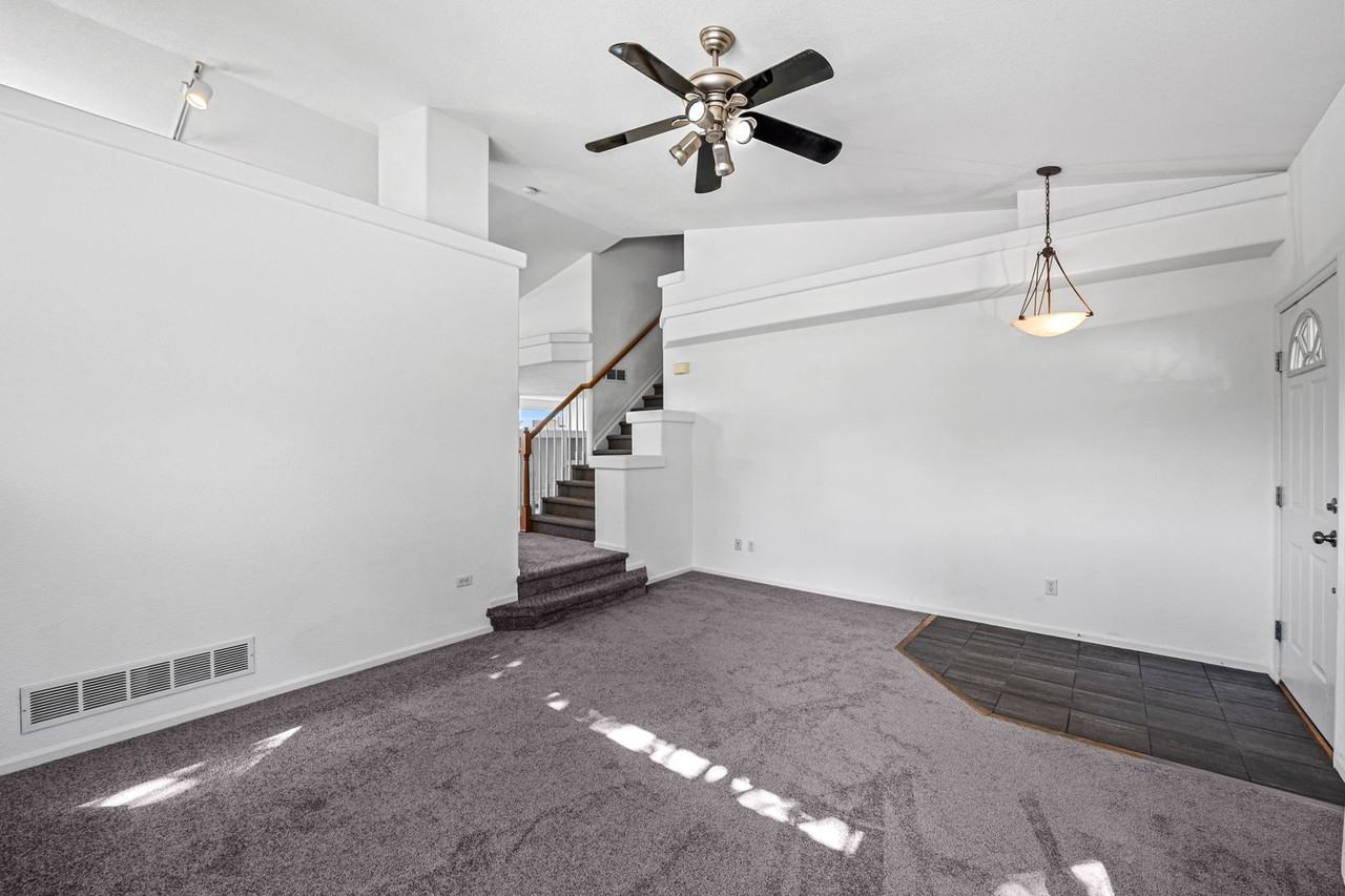 5160 Ashbrook Cir - Photo 3 of 22