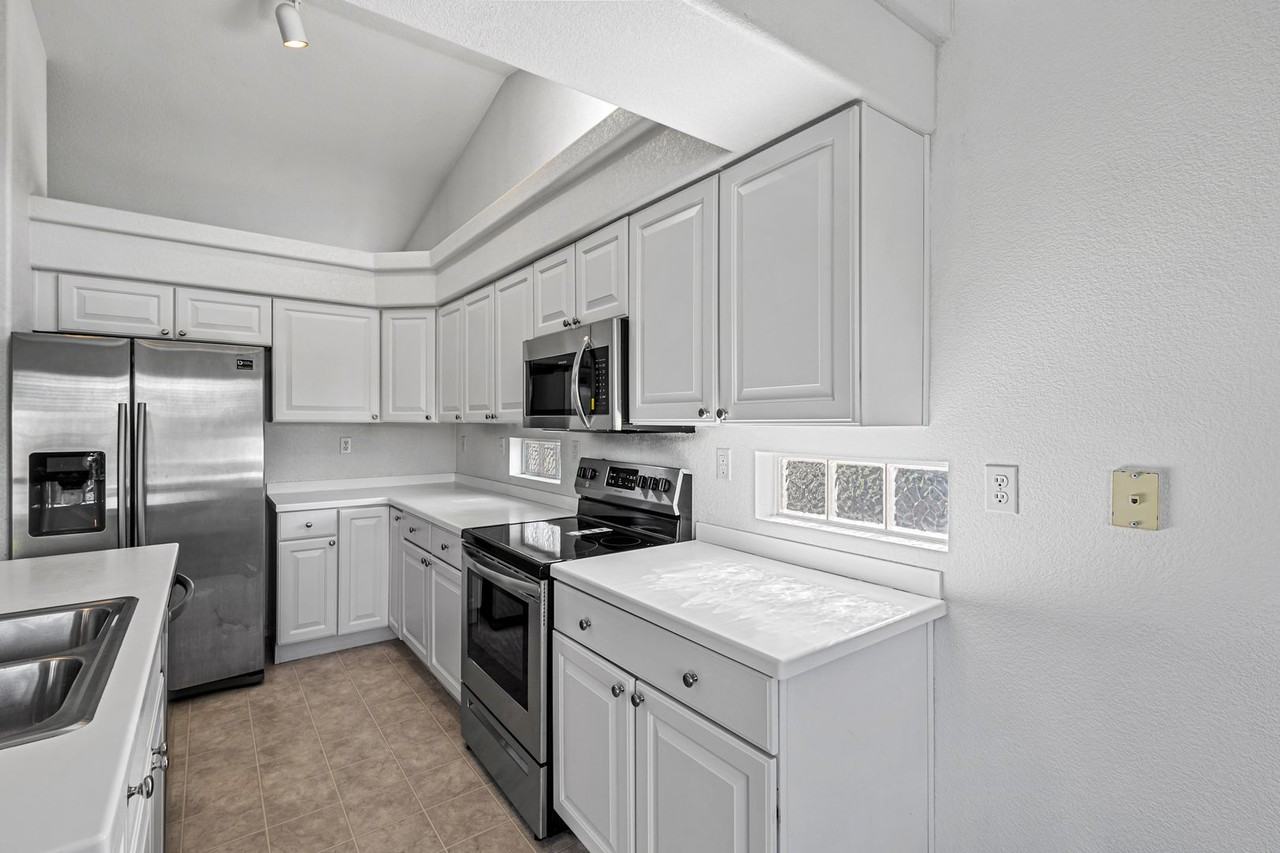 5160 Ashbrook Cir - Photo 7 of 22
