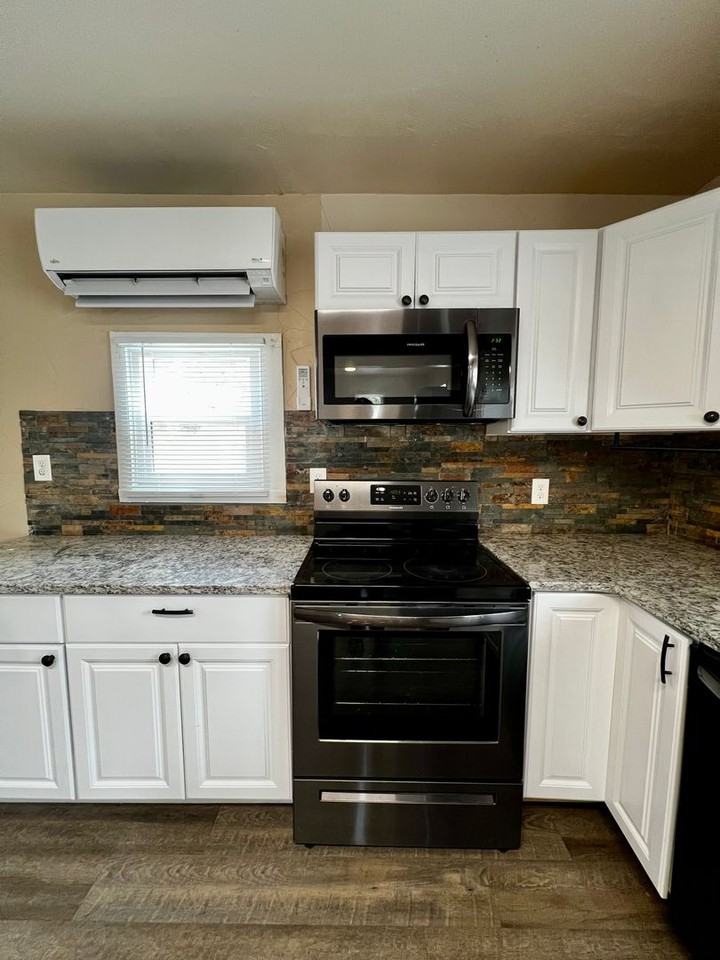 1208 Saint Helens St - Photo 5 of 12