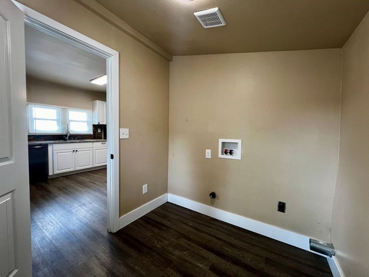 1208 Saint Helens St - Photo 6 of 12
