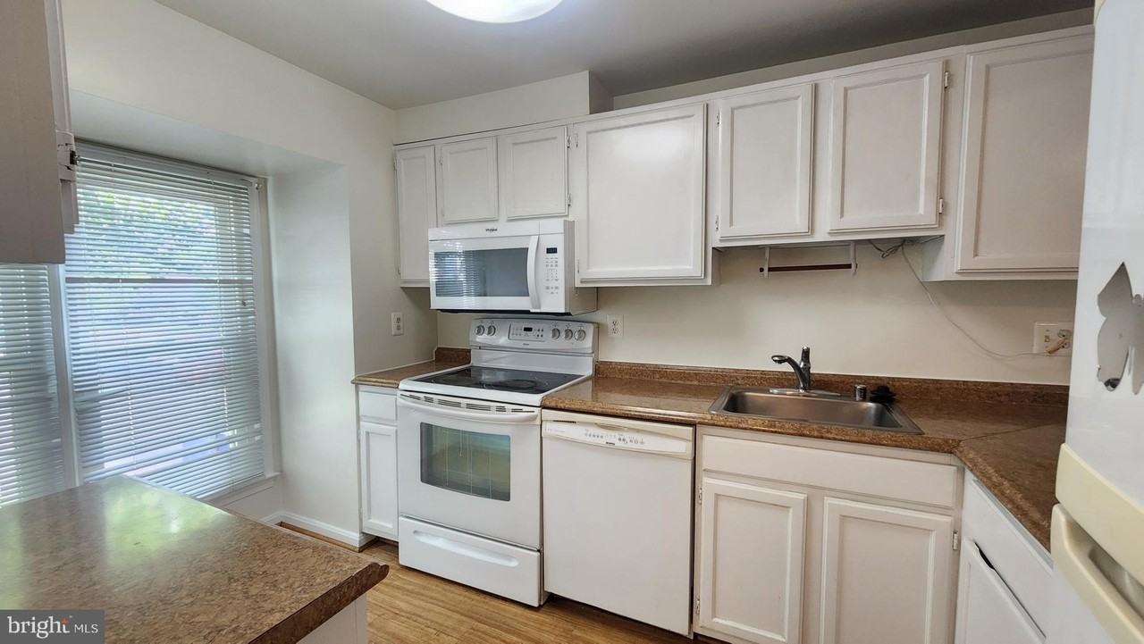 6183 Stone Valley Ct - Photo 5 of 12