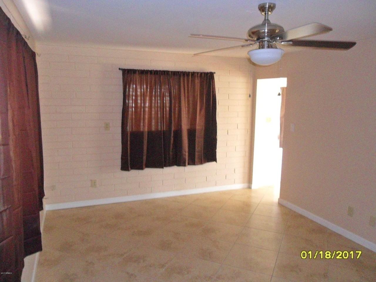 11363 N 113th Ave - Photo 4 of 12
