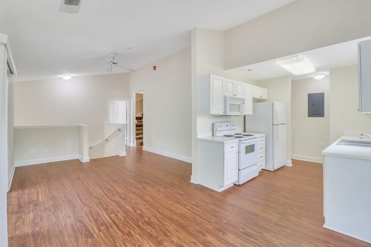 31 Summerfield Ct - Photo 2 of 25