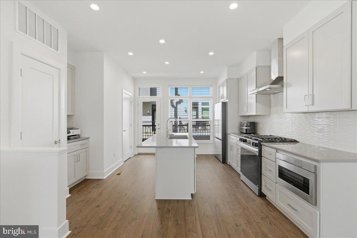 2018 Tysons Ridgeline Rd - Photo 3 of 35