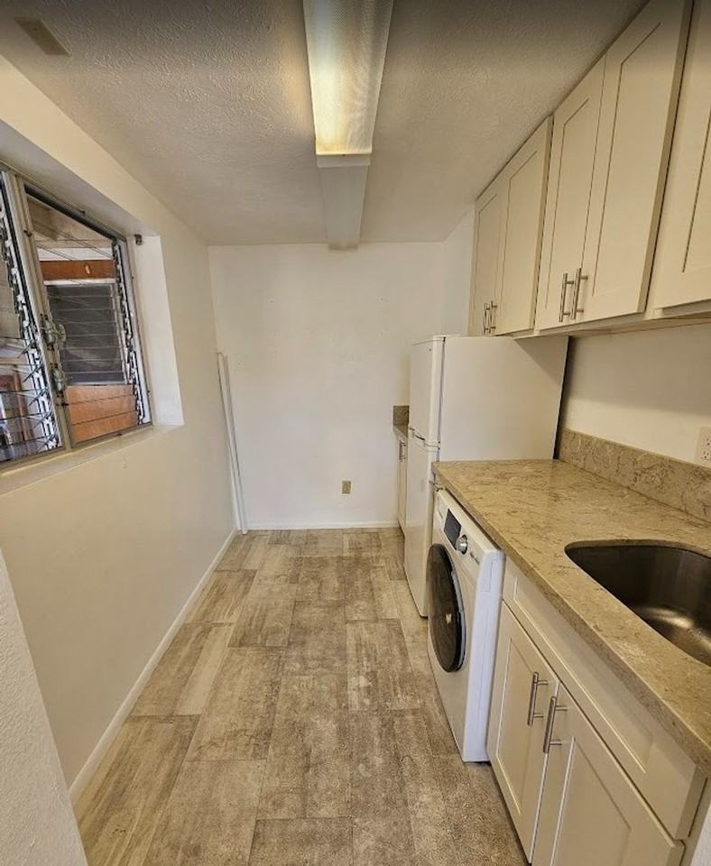 3415 Kalua Rd #B - Photo 7 of 9