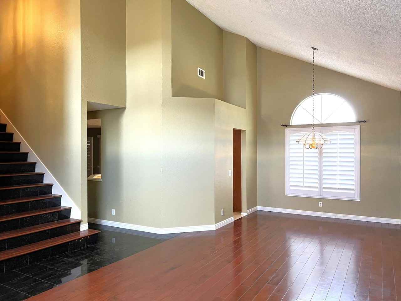 1349 Crestmont Dr - Photo 6 of 35