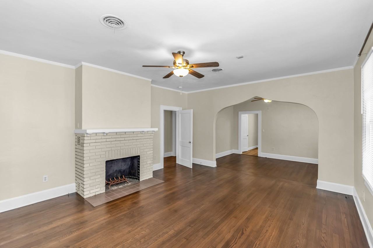 812 E Harwood St - Photo 7 of 31