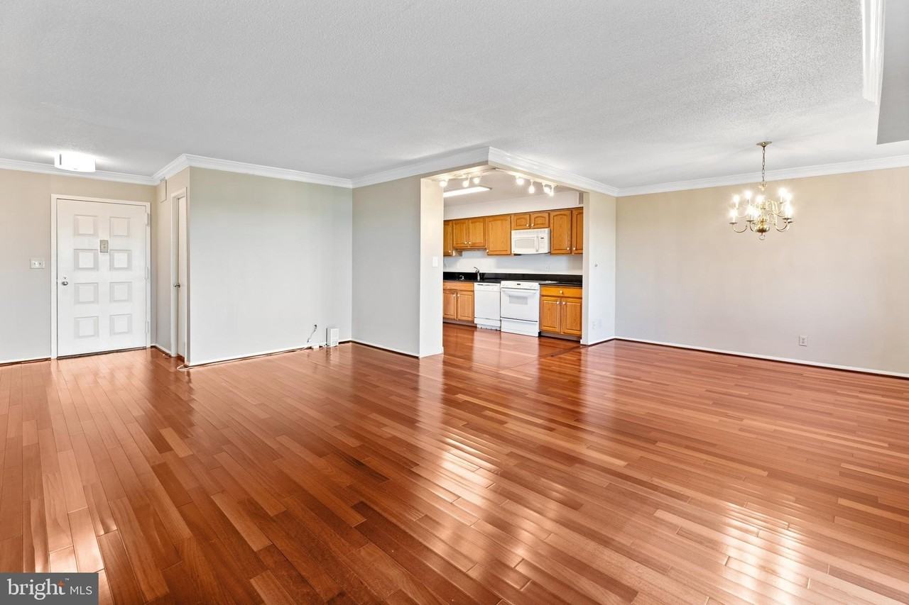 8370 Greensboro Dr #1004 - Photo 7 of 46