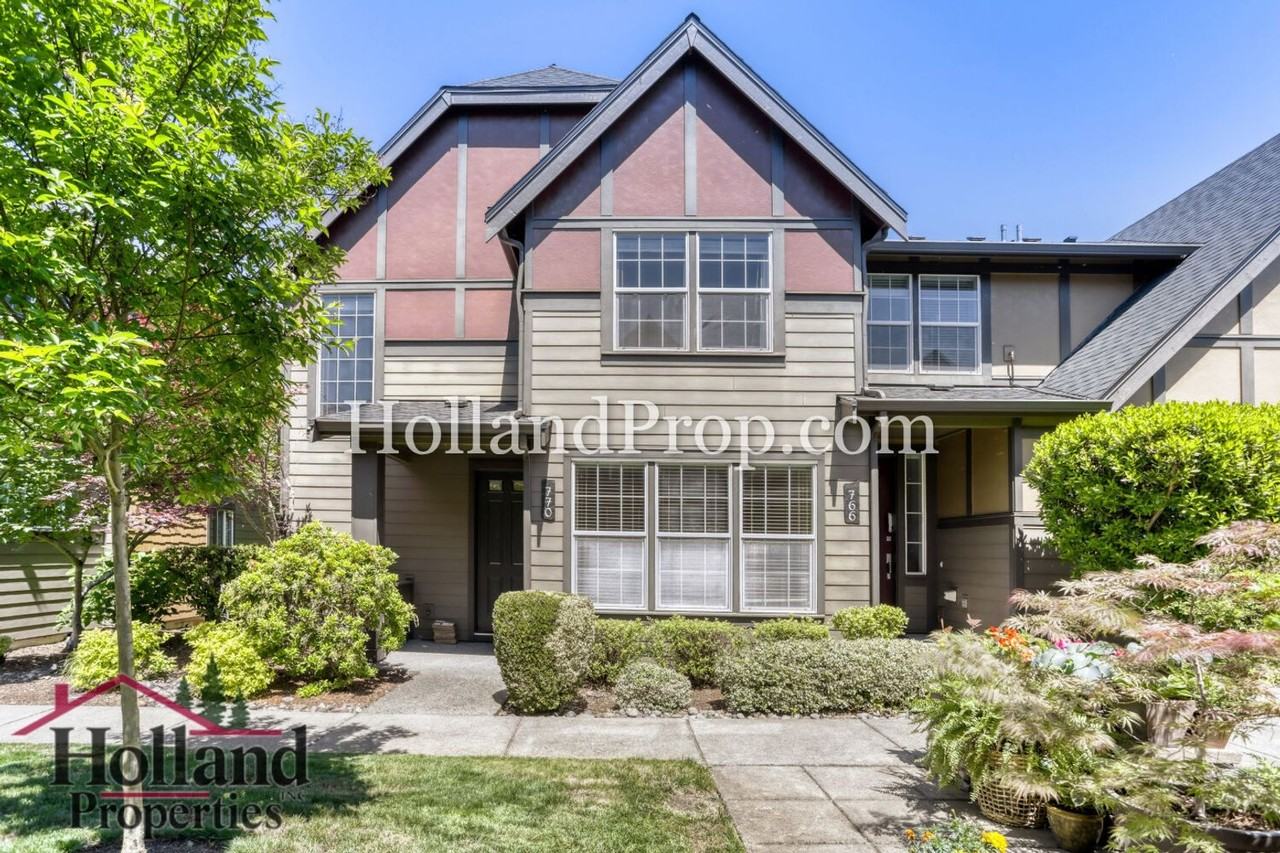 770 Ne 72nd Ave - Photo 2 of 23