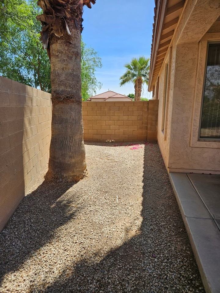 890 E Kyle Ct - Photo 3 of 23