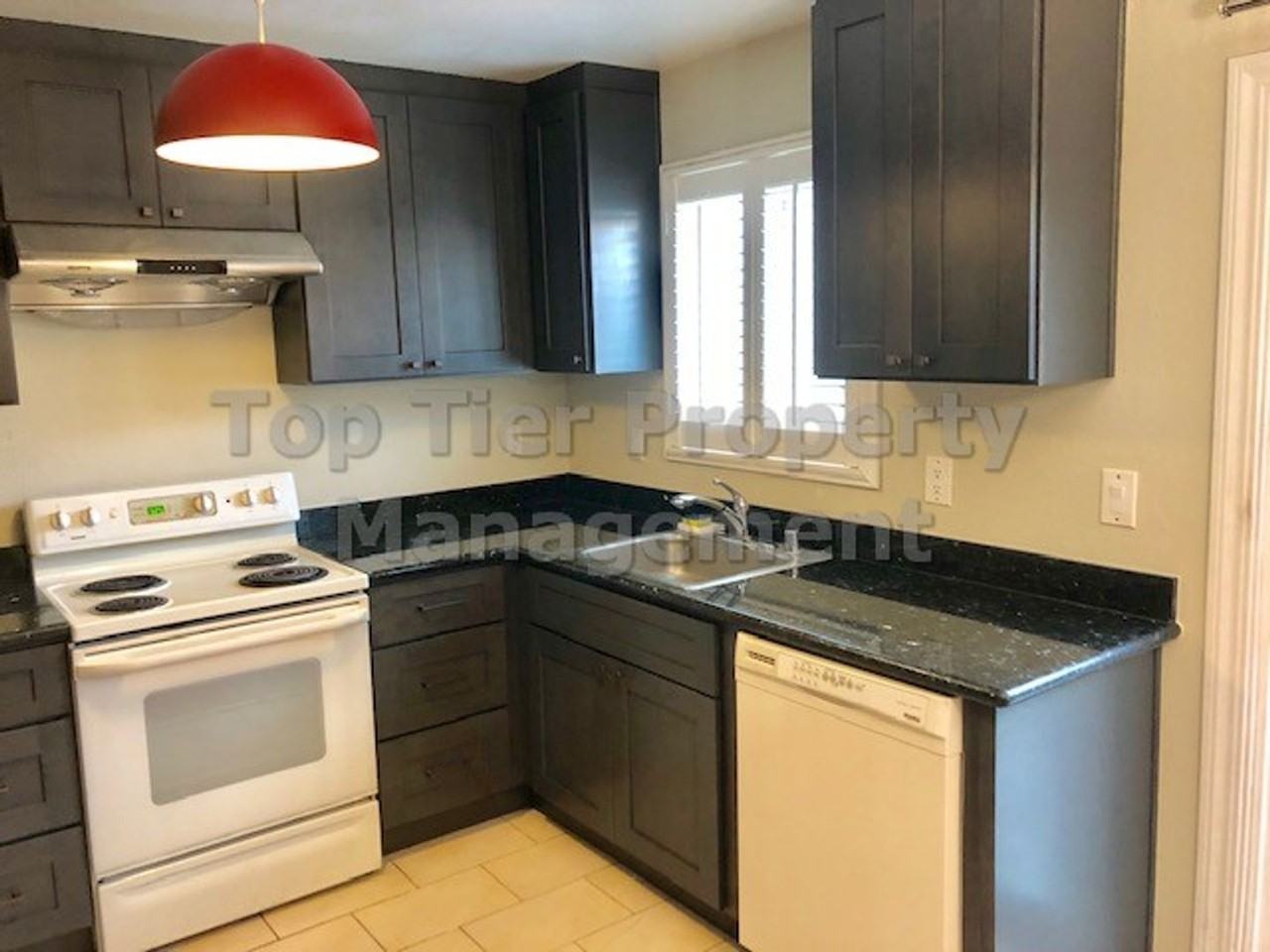 1803 Chinquapin Ct #F - Photo 4 of 11