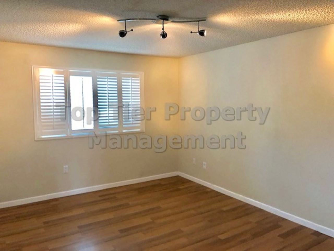 1803 Chinquapin Ct #F - Photo 6 of 11
