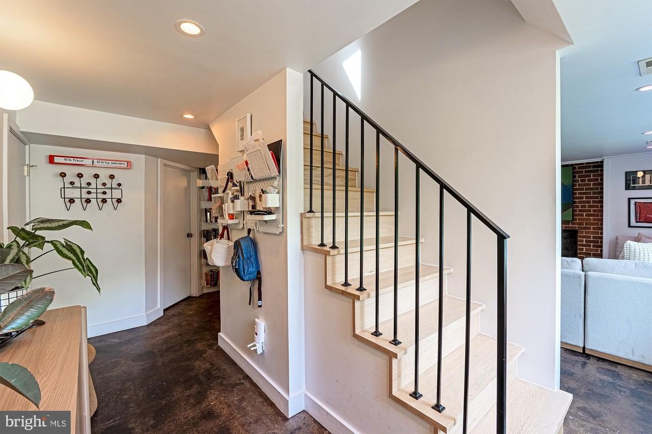 7703 Poplar Tree Ln - Photo 3 of 44
