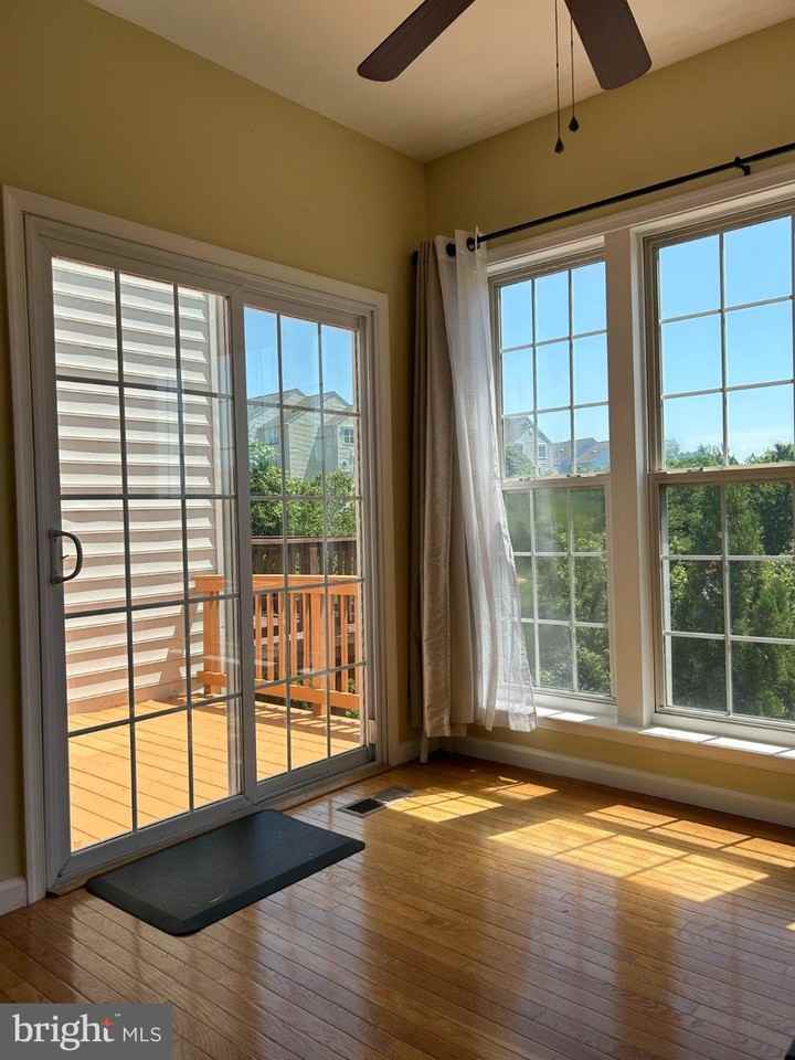 6391 Hawk View Ln - Photo 3 of 48