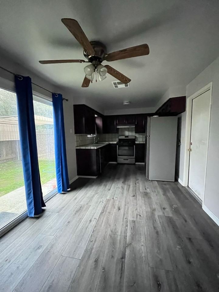 808 N West St - Photo 3 of 15
