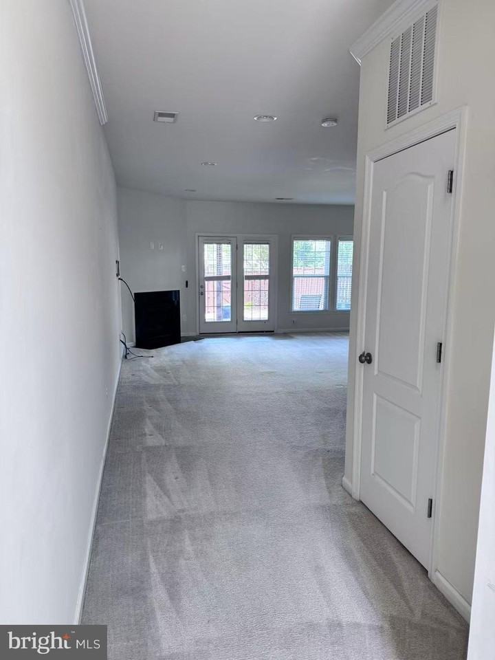 41818 Diabase Sq - Photo 2 of 21
