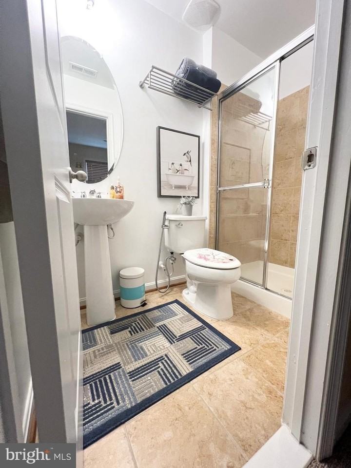 1604 Sebring Ct - Photo 6 of 35