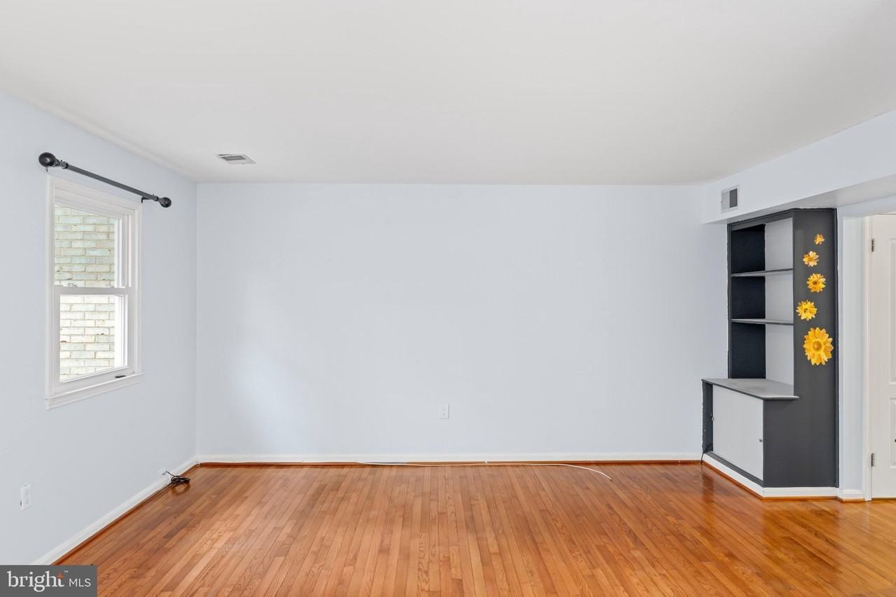 2053 Mayflower Dr - Photo 7 of 50