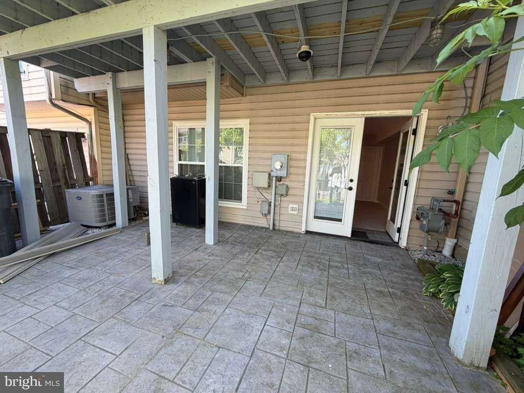 2909 Rotterdam Loop - Photo 2 of 11