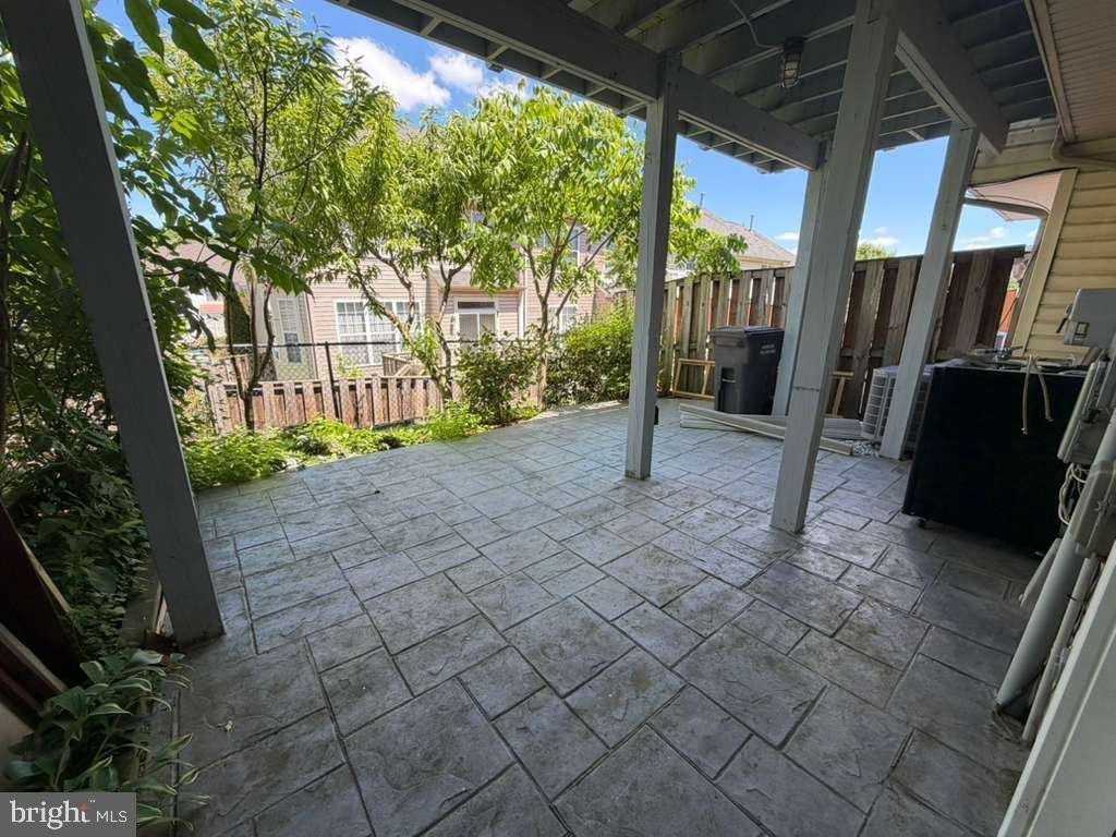 2909 Rotterdam Loop - Photo 3 of 11
