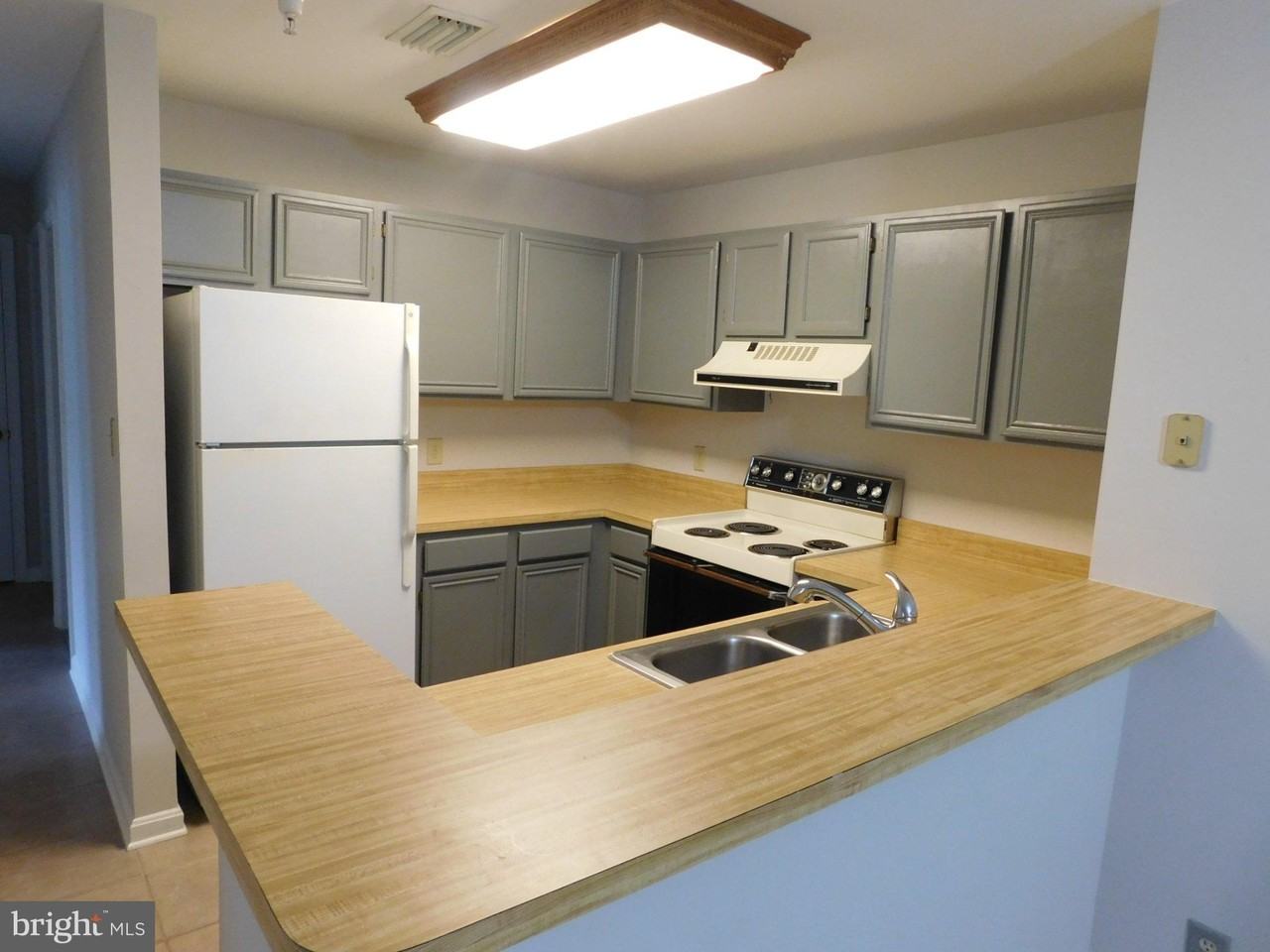 200 Dover Pl #202 - Photo 4 of 21