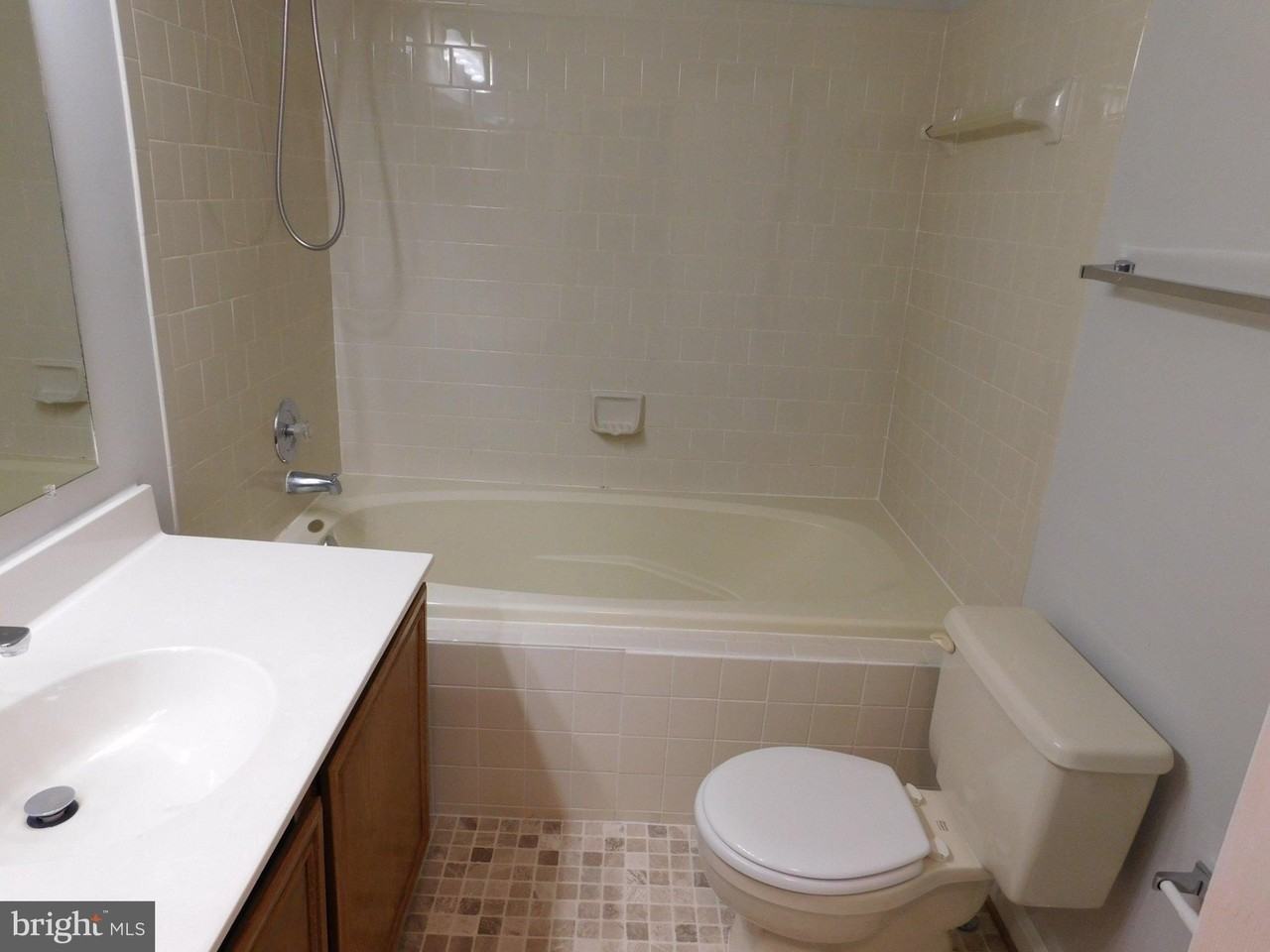 200 Dover Pl #202 - Photo 7 of 21