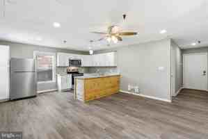 featured image of 1725 Henry Ave #101