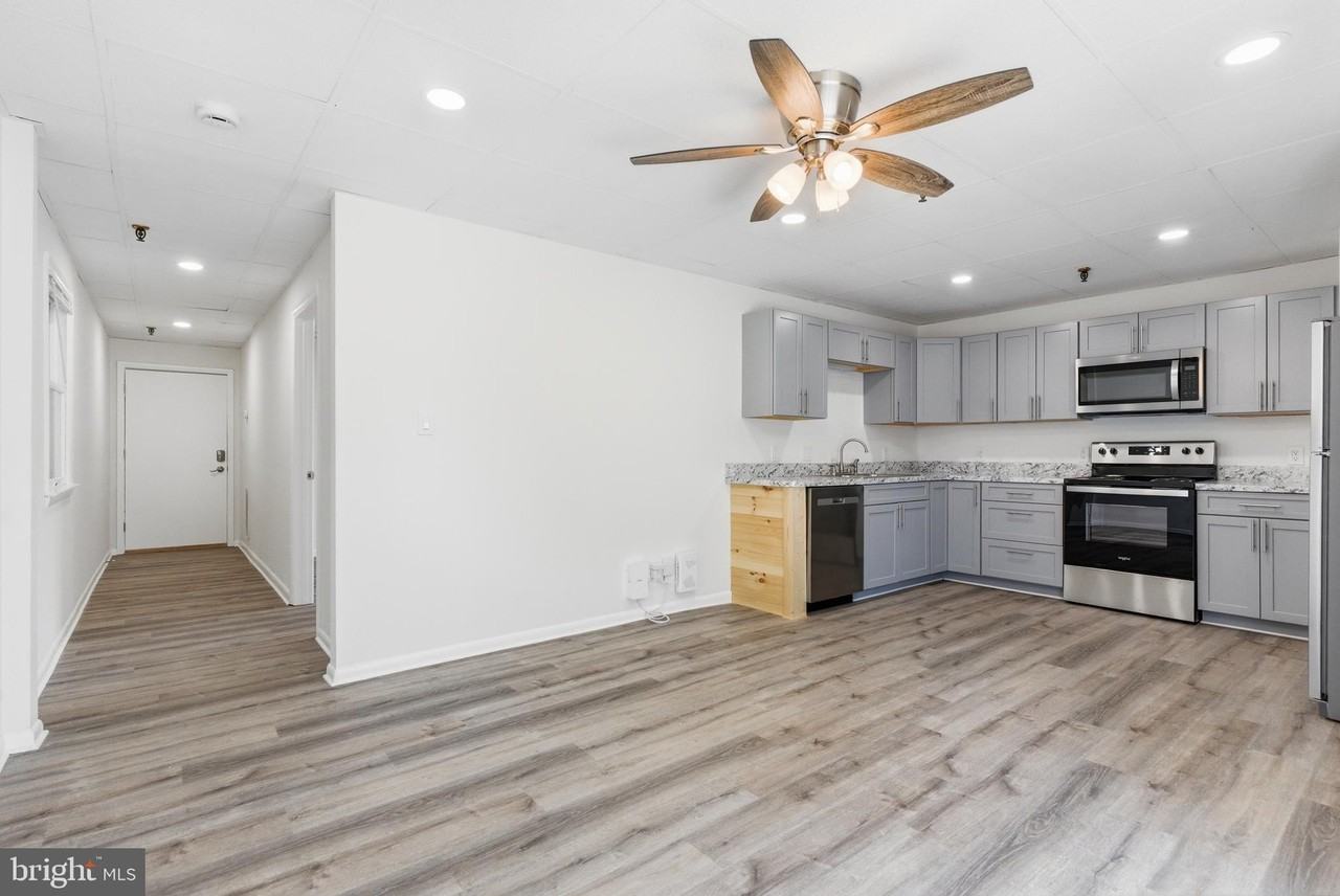 1725 Henry Ave #106 - Photo 2 of 16