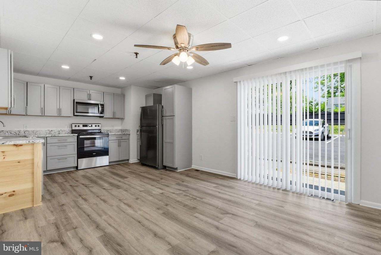 1725 Henry Ave #106 - Photo 4 of 16