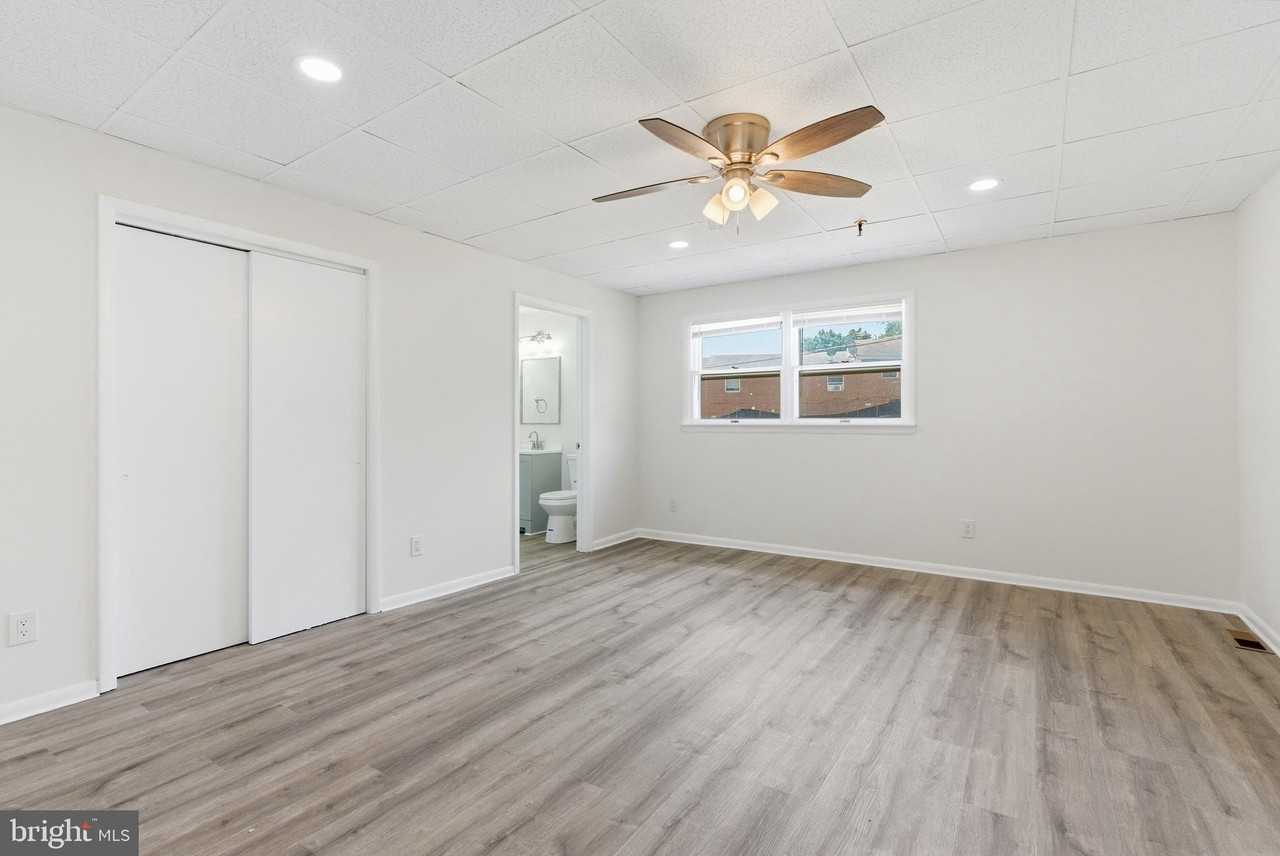 1725 Henry Ave #106 - Photo 6 of 16