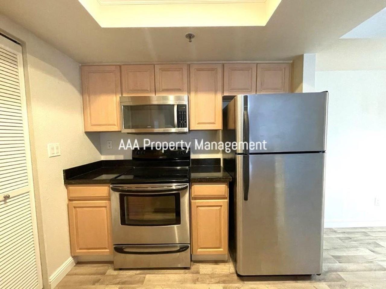 2530 Oak Rd #204 - Photo 6 of 26