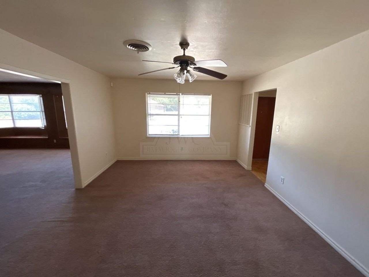 208 Oak St - Photo 3 of 16