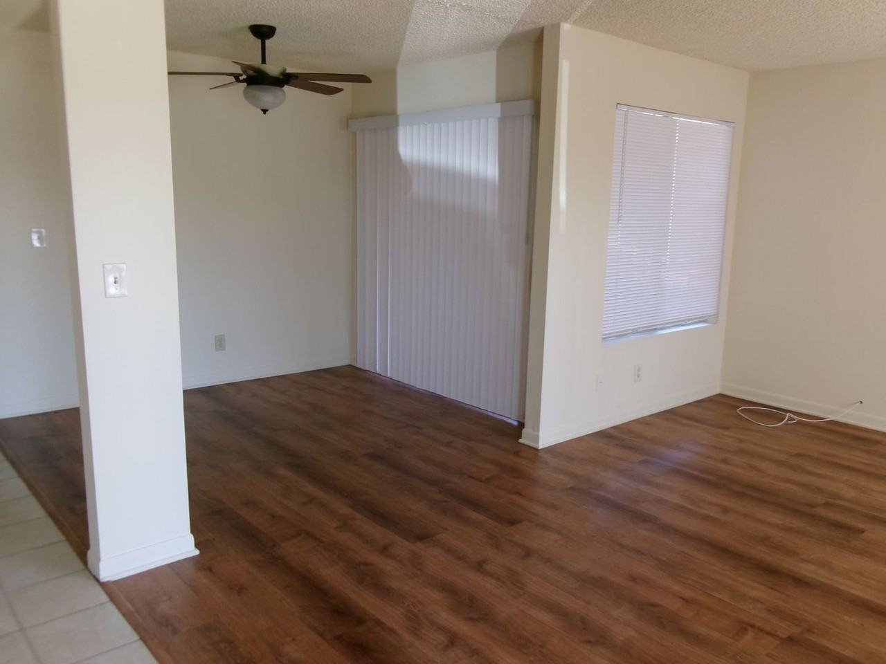 15713 Blaine Ave - Photo 2 of 8