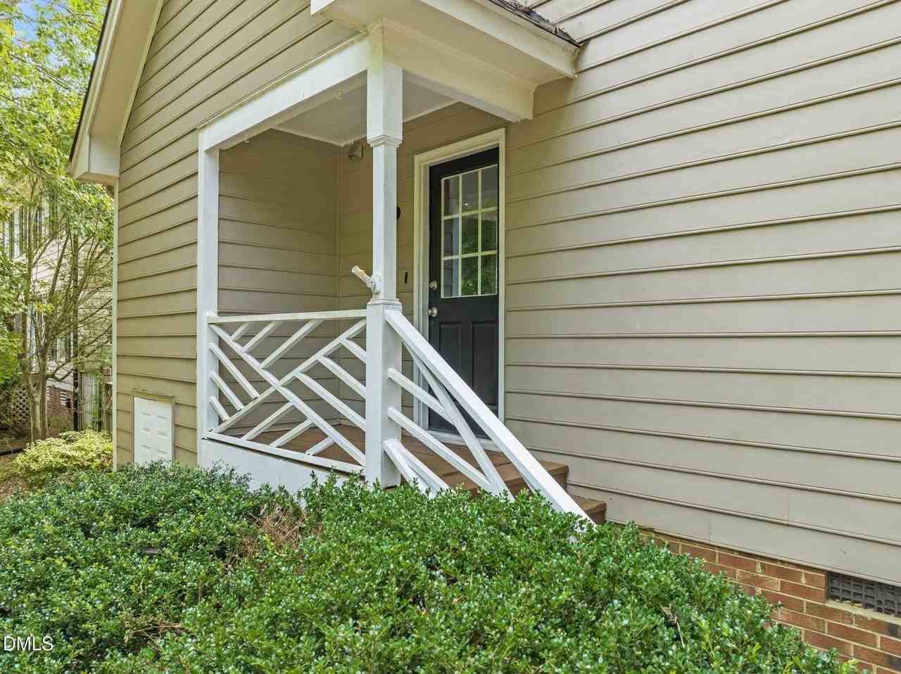 610 Woods Mill Cir - Photo 5 of 42