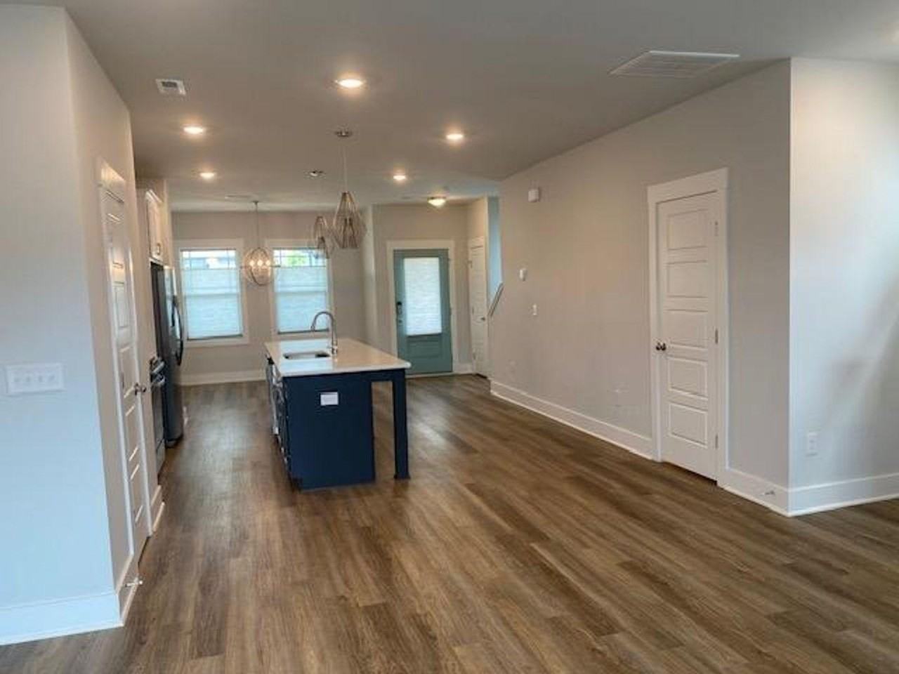 686 Vine Pkwy - Photo 5 of 24