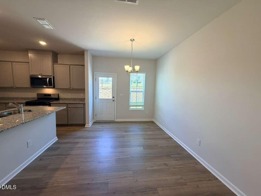 5024 Reader Way - Photo 5 of 26