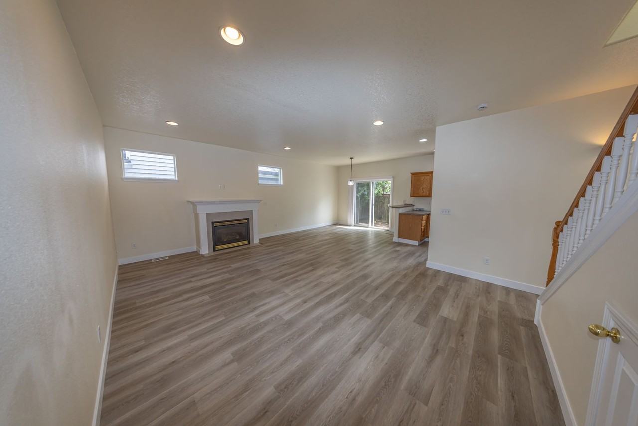 13815 Ne 63rd St - Photo 2 of 19