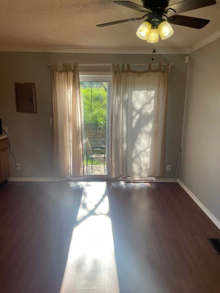 2134 Oakcrest Cir - Photo 5 of 17